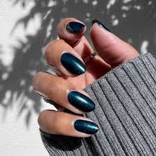 Winter Nail Colors: The Hottest Shades